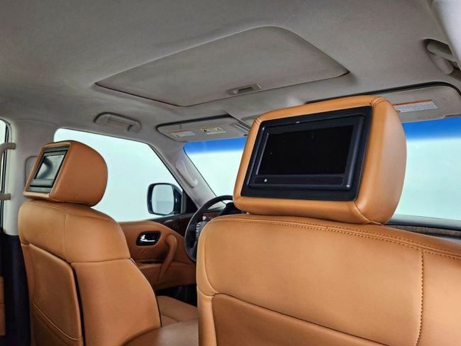 Used Nissan Patrol VI (Y62) Facelift, 5.6 l, 2015 in Dubai by Gulf Motors, White color. GCC Specs | AUTO.AE