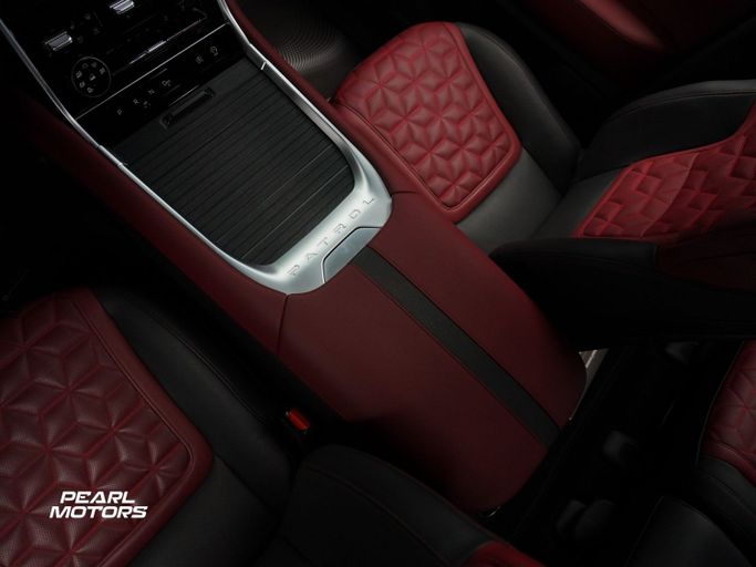 Подержанный Nissan Patrol VII (Y63), 3.5 л, 2024 в Дубае от Pearl Motors Черный цвет. GCC | AUTO.AE
