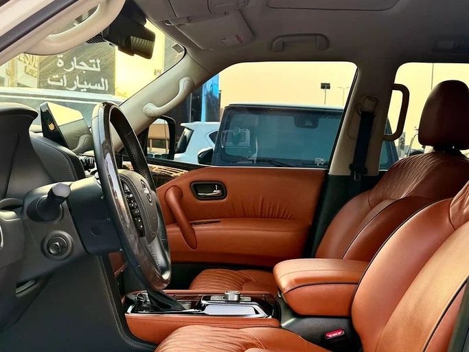 Used Nissan Patrol VII (Y63), 3.8 l, 2024 in Dubai by Auto Bank Motors, White color. GCC Specs | AUTO.AE