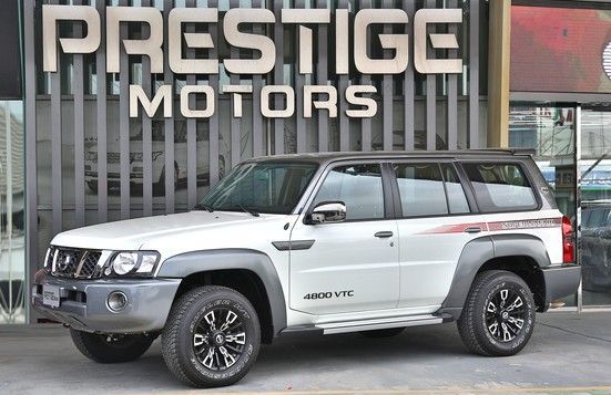 Подержанный Nissan Patrol V (Y61) Рестайлинг, 4.8 л, 2024 в Дубае от Prestige motors Белый цвет. GCC | AUTO.AE