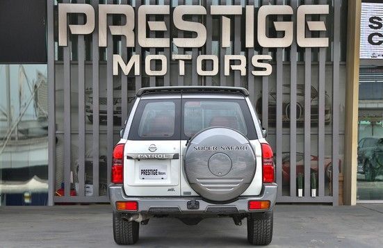 Подержанный Nissan Patrol V (Y61) Рестайлинг, 4.8 л, 2024 в Дубае от Prestige motors Белый цвет. GCC | AUTO.AE