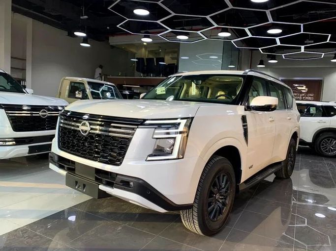 Новый Nissan Patrol VII (Y63), 3.5 л, 2026 в Дубае от BANIYAS CARS SHOWROOM Белый цвет. GCC | AUTO.AE