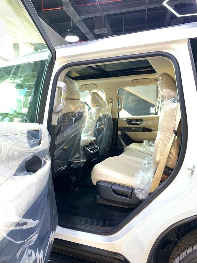 Новый Nissan Patrol VII (Y63), 3.5 л, 2026 в Дубае от BANIYAS CARS SHOWROOM Белый цвет. GCC | AUTO.AE