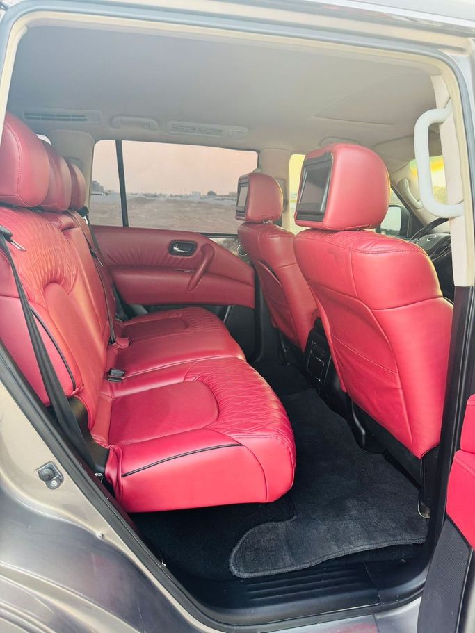 Подержанный Nissan Patrol VI (Y62) Рестайлинг, 5.6 л, 2014 в Дубае от Al Balora Al Bayda Used Cars Серый цвет. Other | AUTO.AE