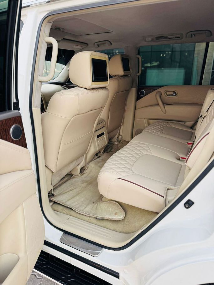 Подержанный Nissan Patrol VI (Y62), 5.6 л, 2012 в Дубае от Al Balora Al Bayda Used Cars Белый цвет. Other | AUTO.AE