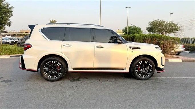 Подержанный Nissan Patrol VI (Y62) Рестайлинг 2, 5.6 л, 2023 в Дубае от AG Motors Белый цвет. GCC | AUTO.AE