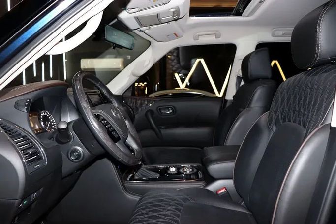 Подержанный Nissan Patrol VI (Y62) Рестайлинг 2, 5.6 л, 2021 в Дубае от Billionaire Motors Синий цвет. GCC | AUTO.AE