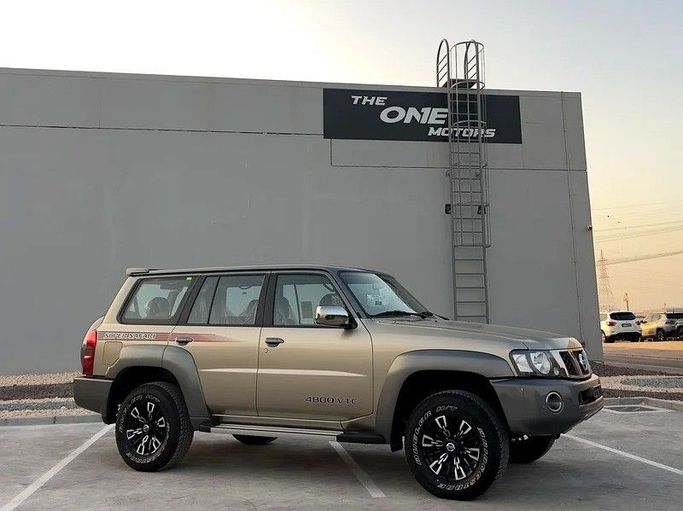 Новый Nissan Patrol V (Y61) Рестайлинг, 4.8 л, 2024 в Дубае от The One Motors Золотистый цвет. GCC | AUTO.AE