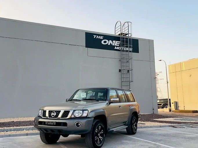 Новый Nissan Patrol V (Y61) Рестайлинг, 4.8 л, 2024 в Дубае от The One Motors Золотистый цвет. GCC | AUTO.AE