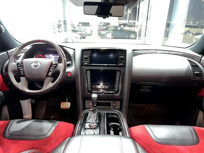 Подержанный Nissan Patrol VI (Y62) Рестайлинг 2, 5.6 л, 2021 в Дубае от The One Motors Черный цвет. GCC | AUTO.AE