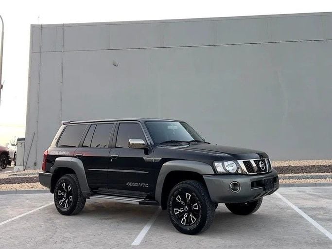 Подержанный Nissan Patrol V (Y61) Рестайлинг, 4.8 л, 2024 в Дубае от The One Motors Черный цвет. GCC | AUTO.AE