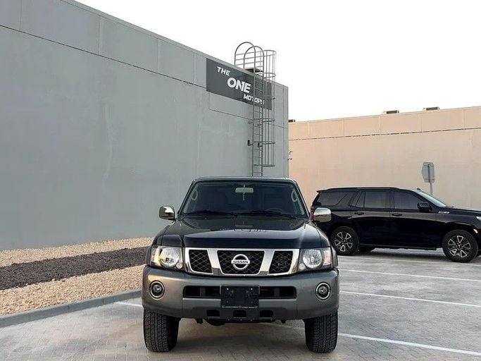 Подержанный Nissan Patrol V (Y61) Рестайлинг, 4.8 л, 2024 в Дубае от The One Motors Черный цвет. GCC | AUTO.AE