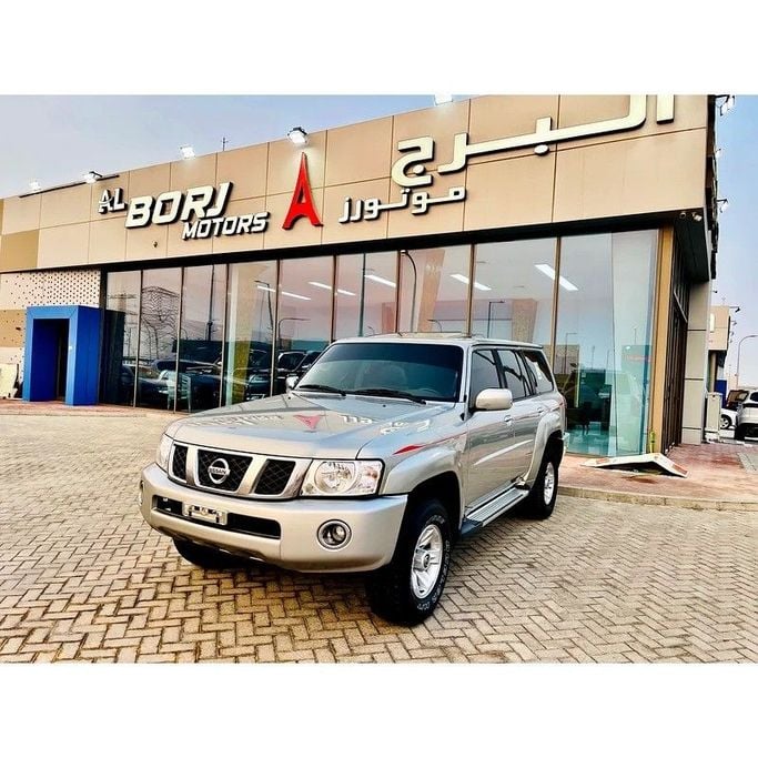 Used Nissan Patrol V (Y61) Facelift, 4.8 l, 2021 in Dubai by Al Borj Motors, Silver color. GCC Specs | AUTO.AE
