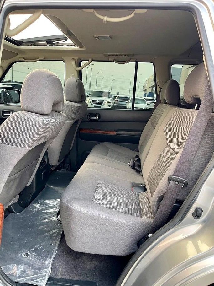 Used Nissan Patrol V (Y61) Facelift, 4.8 l, 2021 in Dubai by Al Borj Motors, Silver color. GCC Specs | AUTO.AE