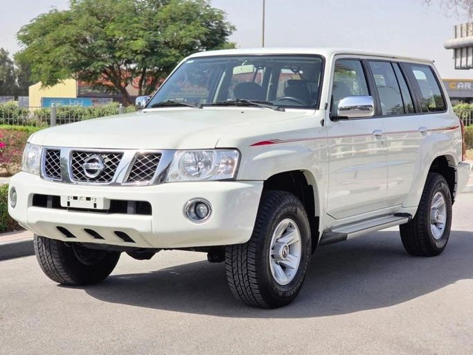 Used Nissan Patrol V (Y61) Facelift, 4.8 l, 2021 in Dubai by US Motors, White color. GCC Specs | AUTO.AE