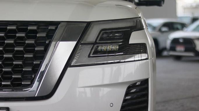 Used Nissan Patrol VI (Y62) Facelift 2, 4.0 l, 2022 in Dubai by Cariva Used Cars , White color. GCC Specs | AUTO.AE