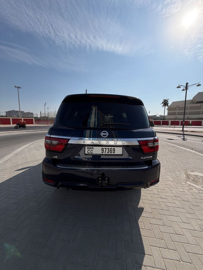 Used Nissan Patrol VI (Y62) Facelift 2, 5.6 l, 2020 in Dubai, Navy Blue color. GCC Specs | AUTO.AE