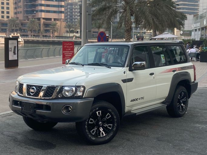 Новый Nissan Patrol V (Y61) Рестайлинг, 4.8 л, 2024 в Дубае Белый цвет. GCC | AUTO.AE