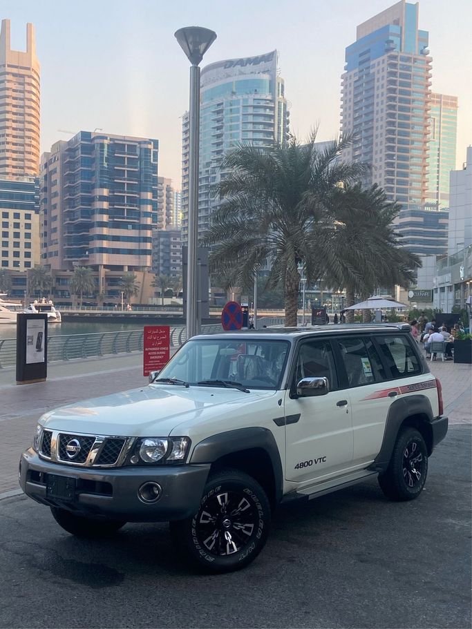 Новый Nissan Patrol V (Y61) Рестайлинг, 4.8 л, 2024 в Дубае Белый цвет. GCC | AUTO.AE