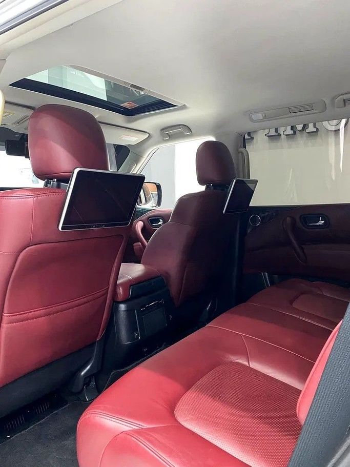 Подержанный Nissan Patrol VI (Y62) Рестайлинг 2, 5.6 л, 2022 в Дубае от F1 Motors Серебристый цвет. GCC | AUTO.AE