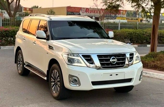 Used Nissan Patrol VI (Y62) Facelift, 5.6 l, 2016 in Dubai by Royal Diamond Motors, White color. GCC Specs | AUTO.AE