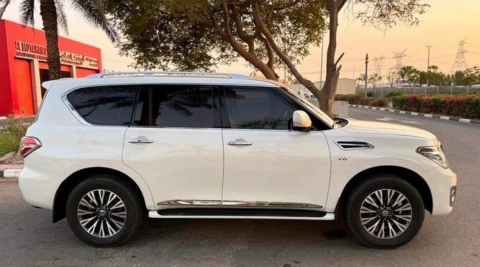Used Nissan Patrol VI (Y62) Facelift, 5.6 l, 2016 in Dubai by Royal Diamond Motors, White color. GCC Specs | AUTO.AE