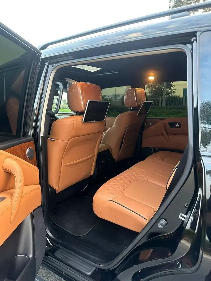 مستعملة Nissan Patrol عملية شد الوجه VI (Y62), 4.0 l, 2016 في في دبي من First Choice Motors، اللون أسود. مواصفات الخليج | AUTO.AE