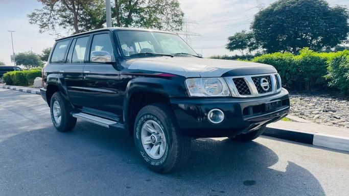 Новый Nissan Patrol V (Y61) Рестайлинг, 4.8 л, 2024 в Дубае от Atlantis Motors FZE Черный цвет. GCC | AUTO.AE