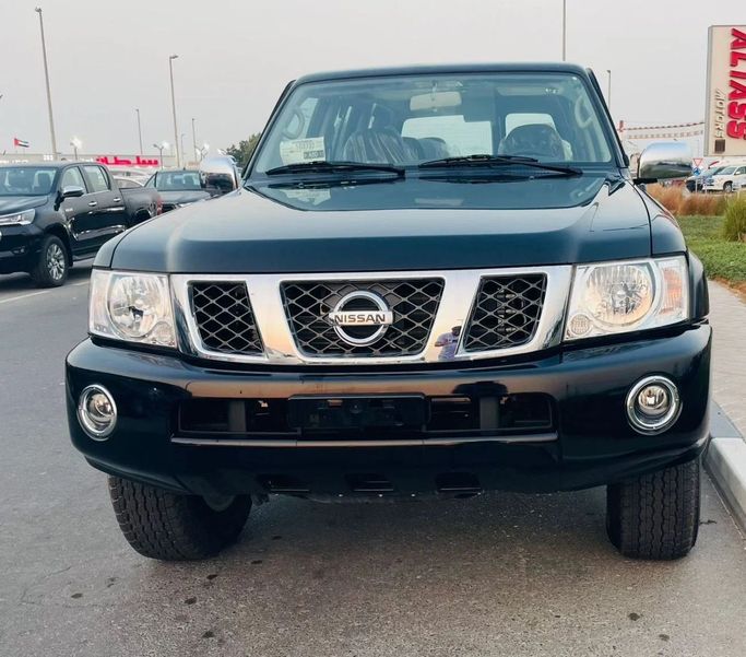 Новый Nissan Patrol V (Y61) Рестайлинг, 4.8 л, 2024 в Дубае от Atlantis Motors FZE Черный цвет. GCC | AUTO.AE