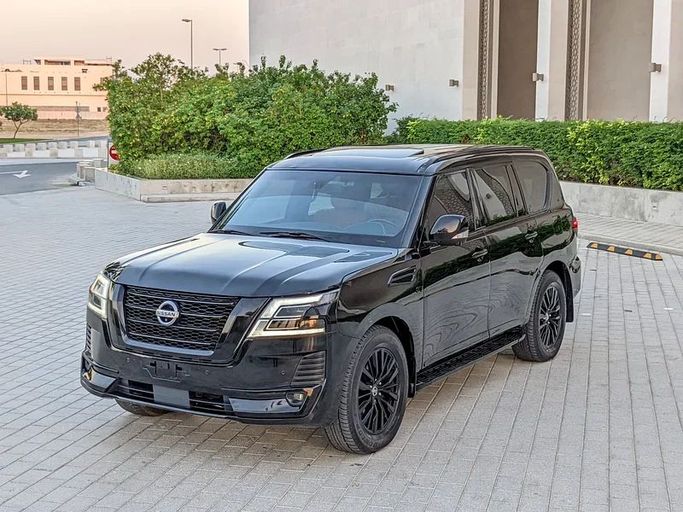 مستعملة Nissan Patrol عملية فيس ليفت VI (Y62) 2, 5.6 l, 2023 في في دبي من NEW ABU TAJ MOTORS، اللون أسود. مواصفات الخليج | AUTO.AE