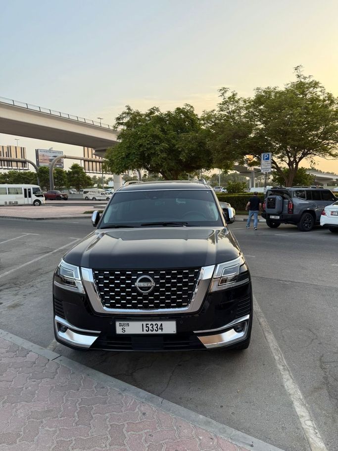 Новый Nissan Patrol VI (Y62) Рестайлинг 2, 5.6 л, 2024 в Дубае Черный цвет. GCC | AUTO.AE