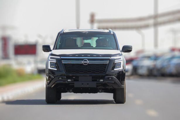 جديدة Nissan Patrol سابعاً (Y63), 3.8 l, 2026 في في دبي من World Center Motors FZE، اللون أسود. مواصفات الخليج | AUTO.AE | إعلان #247275