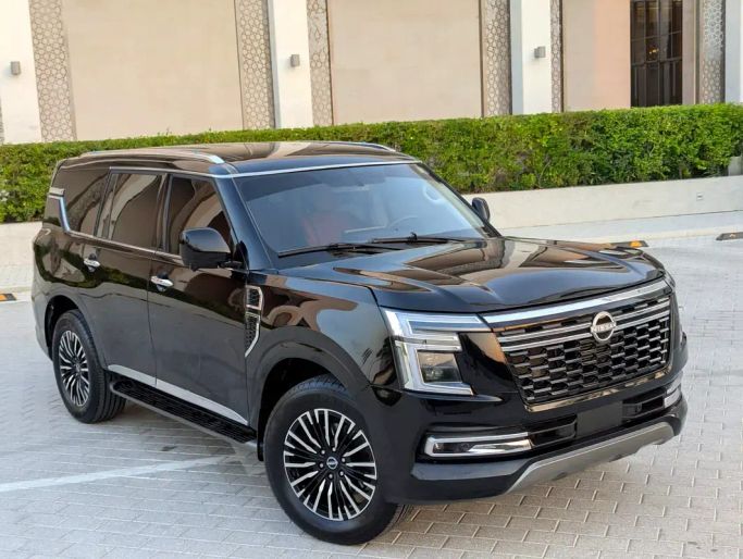 Used Nissan Patrol VI (Y62) Facelift, 4.0 l, 2017 in Dubai by NEW ABU TAJ MOTORS, Black color. GCC Specs | AUTO.AE | Listing #262615