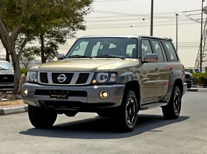 Used Nissan Patrol V (Y61) Facelift, 4.8 l, 2022 in Dubai by Q Motors, Golden color. GCC Specs | AUTO.AE | Listing #263553