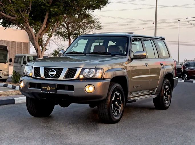 مستعملة Nissan Patrol عملية فيس ليفت V (Y61), 4.8 l, 2022 في في دبي من Q Motors، اللون ذهبي. مواصفات الخليج | AUTO.AE | إعلان #263555
