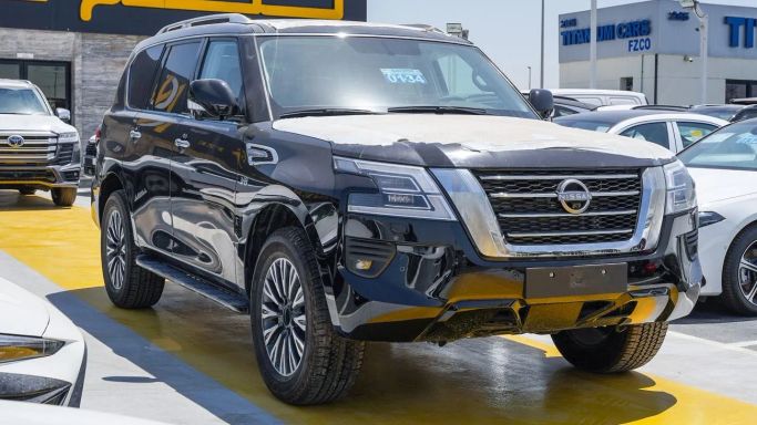 جديدة Nissan Patrol عملية فيس ليفت VI (Y62) 2, 5.6 l, 2024 في في الإمارات, دبي من Najem Motors، اللون أسود. مواصفات الخليج | AUTO.AE | إعلان #265621
