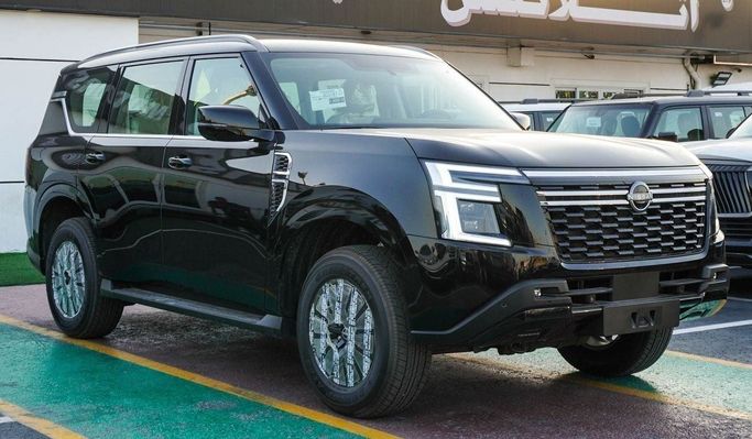 جديدة Nissan Patrol سابعاً (Y63), 3.8 l, 2025 في في الإمارات, دبي من Atlantis Motors FZE، اللون أسود. مواصفات الخليج | AUTO.AE | إعلان #265889