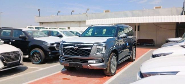 جديدة ⁦Nissan Patrol سابعاً (Y63)، 3.5 l، 2025⁩ في في الإمارات, دبي من Rhodium Motors FZE، اللون رمادي. مواصفات الخليج | AUTO.AE | إعلان #286704