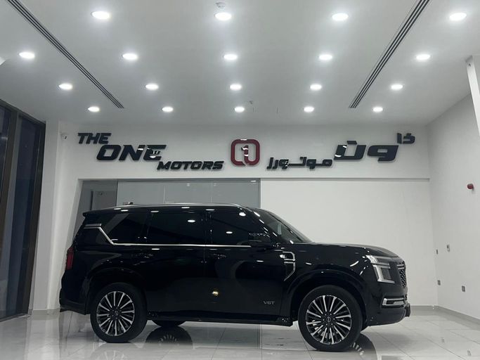 مستعملة ⁦Nissan Patrol سابعاً (Y63)، 3.5 l، 2025⁩ في في الإمارات, دبي من The One Motors، اللون أسود. مواصفات الخليج | AUTO.AE | إعلان #287387