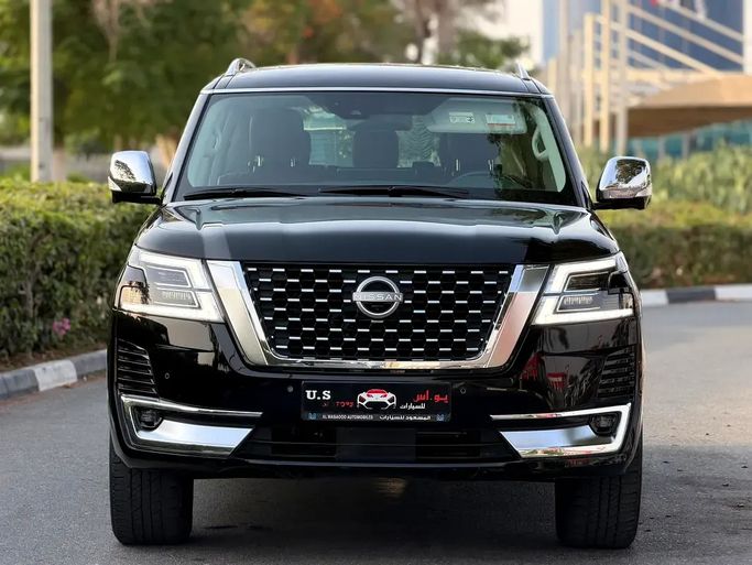 مستعملة ⁦Nissan Patrol عملية فيس ليفت VI (Y62) 2، 5.6 l، 2024⁩ في في الإمارات, دبي من US Motors، اللون أسود. مواصفات الخليج | AUTO.AE | إعلان #292324
