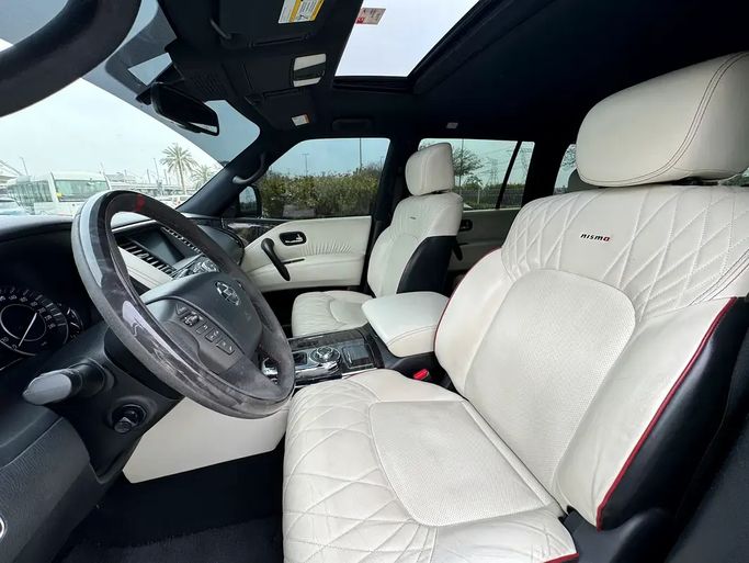 Used Nissan Patrol VI (Y62) Facelift, 5.6 l, 2018 in UAE, Dubai by Royal Motors, White color. GCC Specs | AUTO.AE | Listing #295224 — photo 10 of 18