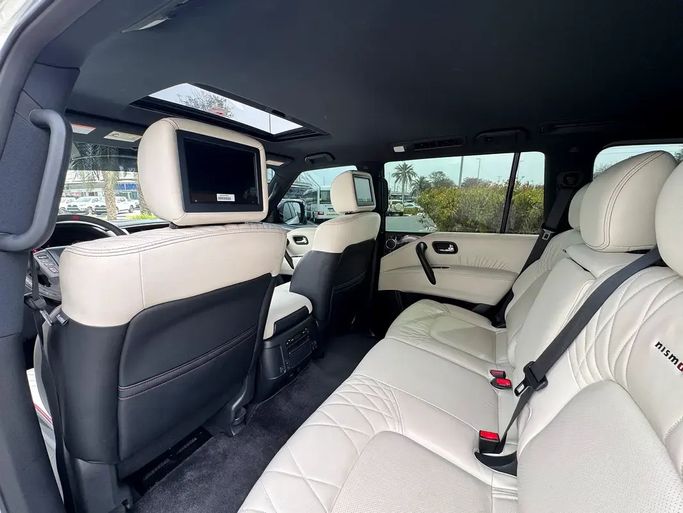 Used Nissan Patrol VI (Y62) Facelift, 5.6 l, 2018 in UAE, Dubai by Royal Motors, White color. GCC Specs | AUTO.AE | Listing #295224 — photo 15 of 18