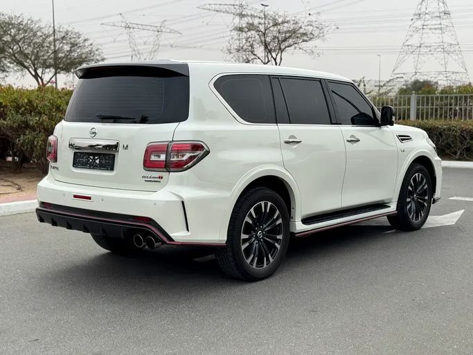 Used Nissan Patrol VI (Y62) Facelift, 5.6 l, 2018 in UAE, Dubai by Royal Motors, White color. GCC Specs | AUTO.AE | Listing #295224 — photo 16 of 18