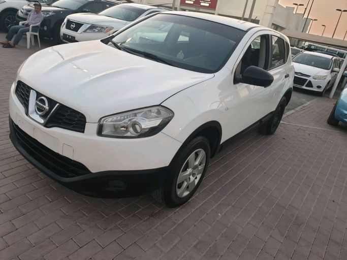Подержанный Nissan Qashqai II, 2.0 л, 2014 в Дубае от Abdo Al Muthanna Used Cars Белый цвет. GCC | AUTO.AE