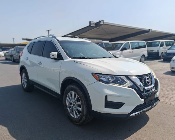 مستعملة ⁦Nissan Rogue فيس ليفت الثاني، 2.5 l، 2017⁩ في في الإمارات, دبي من Shams Al Sabah Used Cars، اللون أبيض. المواصفات الأمريكية | AUTO.AE | إعلان #288621