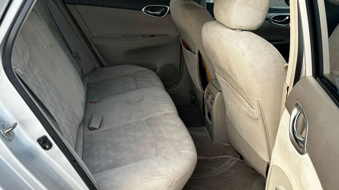 Used Nissan Sentra VII (B17), 1.6 l, 2013 in Dubai by Alhamd Motors, Silver color. Other | AUTO.AE