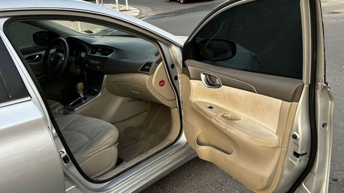 Used Nissan Sentra VII (B17), 1.6 l, 2013 in Dubai by Alhamd Motors, Silver color. Other | AUTO.AE