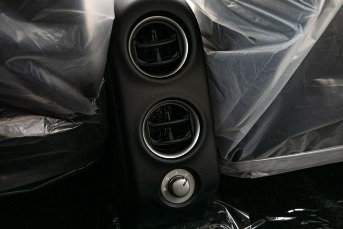 Новый Nissan Sunny N18 Рестайлинг, 1.6 л, 2024 в Дубае от Mohamed Hakim Motors Белый цвет. Other | AUTO.AE