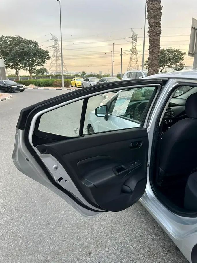 Новый Nissan Sunny N18, 1.6 л, 2023 в Дубае от First Choice Motors Серебристый цвет. GCC | AUTO.AE