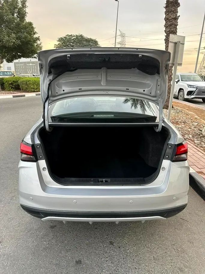 Новый Nissan Sunny N18, 1.6 л, 2023 в Дубае от First Choice Motors Серебристый цвет. GCC | AUTO.AE